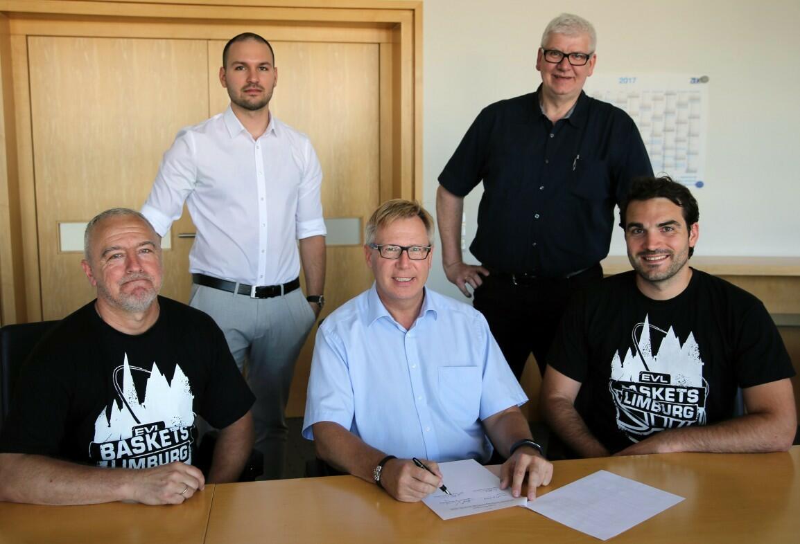 Vertragsunterzeichnung Sponsoring dl test