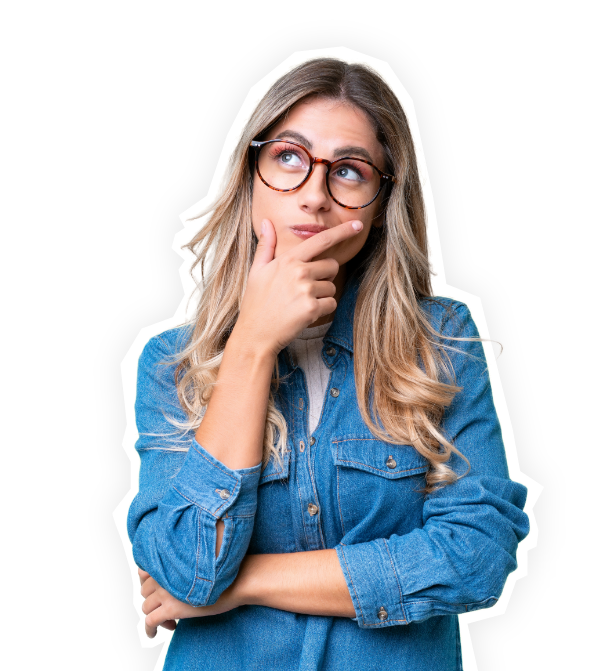 Nachdenkliche Frau mit Brille im Freizeithemd als Headergrafik für Themenseiten